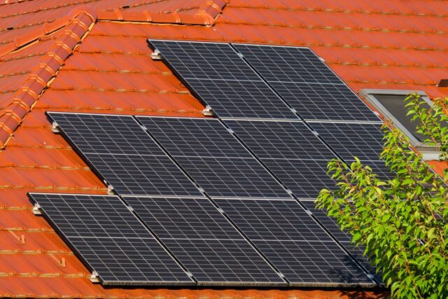 Compensarea cantitativă la sistemele fotovoltaice: cum funcționează, pe înțelesul tuturor
